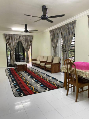 Ummu Siroj Bachok HOMESTAY